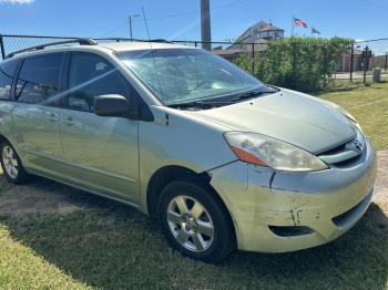  Salvage Toyota Sienna