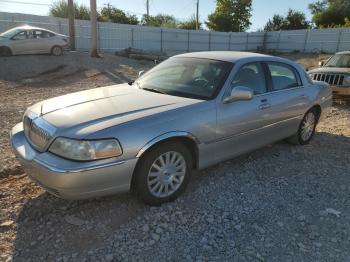  Salvage Lincoln Towncar