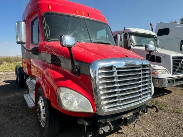  Salvage Freightliner Cascadia 1