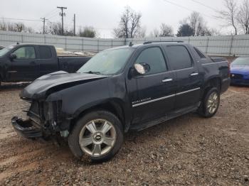  Salvage Chevrolet Avalanche