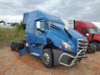  Salvage Freightliner Cascadia 1