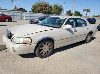  Salvage Lincoln Towncar