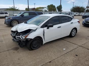  Salvage Nissan Versa