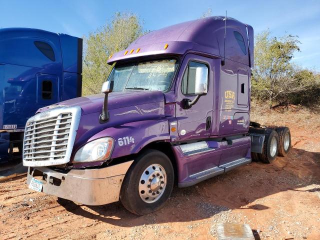  Salvage Freightliner Cascadia 1