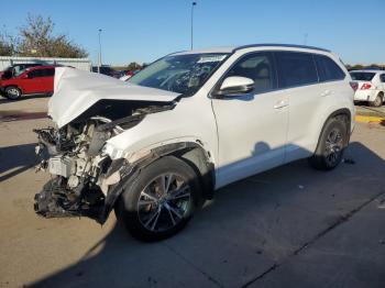  Salvage Toyota Highlander