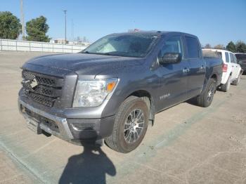  Salvage Nissan Titan