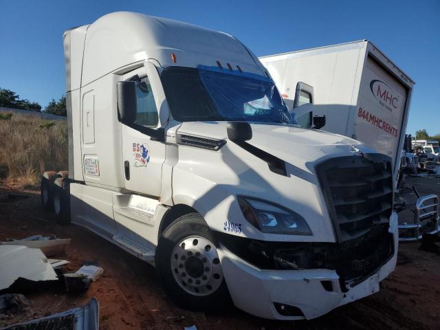  Salvage Freightliner Cascadia 1