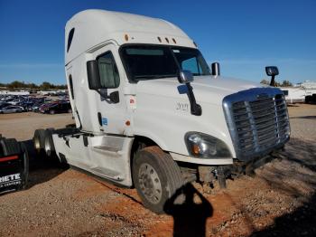  Salvage Freightliner Cascadia 1