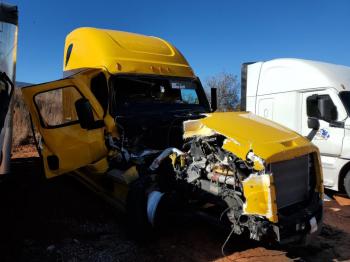  Salvage Freightliner Cascadia 1