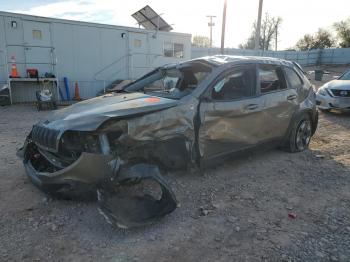  Salvage Jeep Cherokee