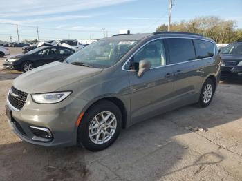  Salvage Chrysler Pacifica