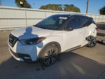  Salvage Nissan Kicks