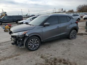  Salvage Nissan Kicks