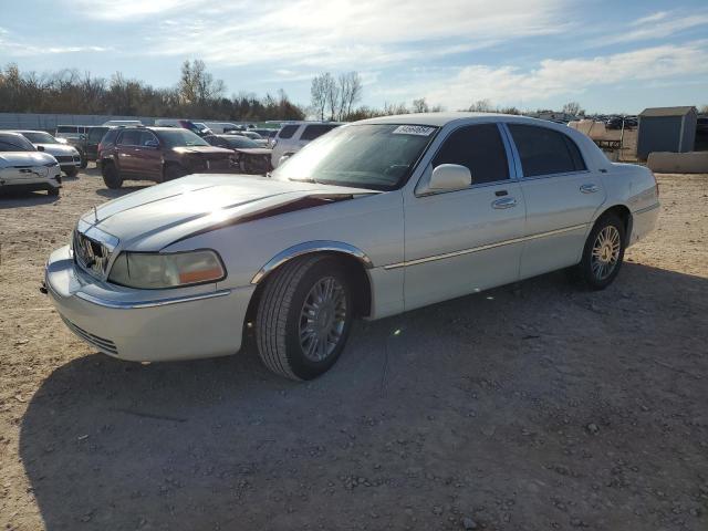  Salvage Lincoln Towncar