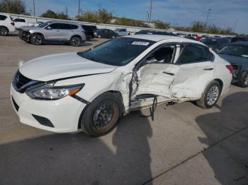  Salvage Nissan Altima