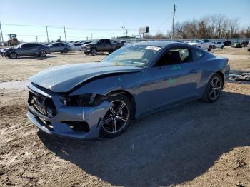  Salvage Ford Mustang