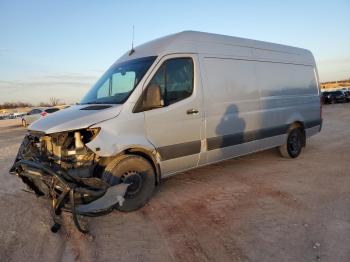  Salvage Mercedes-Benz Sprinter