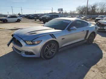  Salvage Ford Mustang