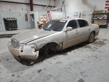  Salvage Lincoln Towncar