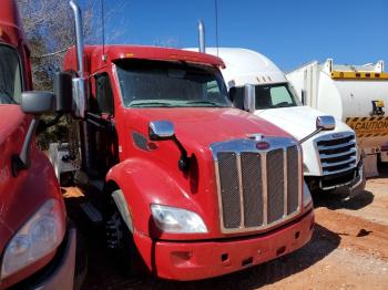  Salvage Peterbilt 579