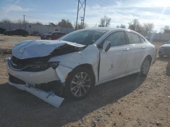  Salvage Chrysler 200