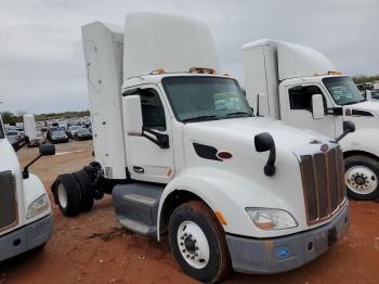  Salvage Peterbilt 579