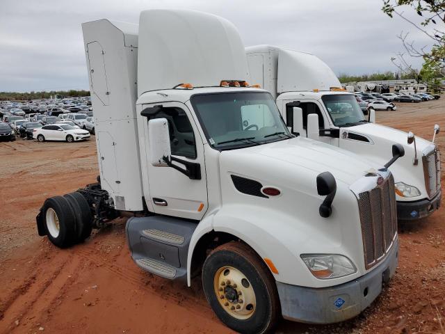 Salvage Peterbilt 579