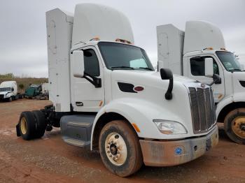  Salvage Peterbilt 579