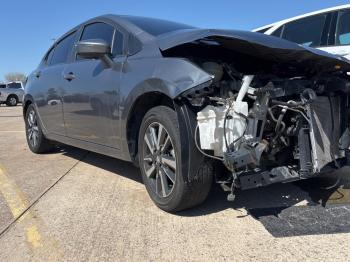  Salvage Nissan Versa