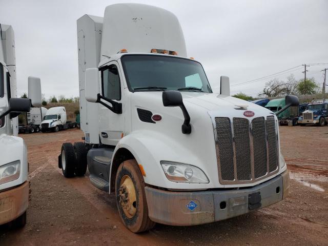  Salvage Peterbilt 579