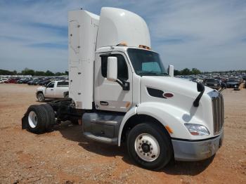  Salvage Peterbilt 579