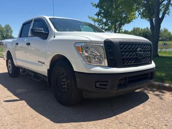  Salvage Nissan Titan