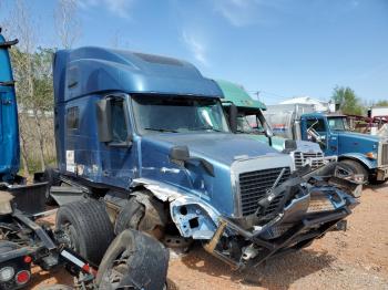  Salvage Volvo Vnl