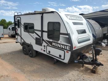  Salvage Winnebago Micro Minn