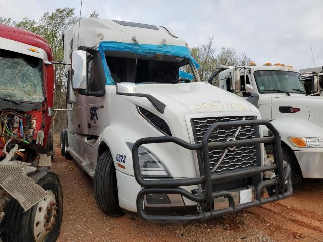  Salvage Volvo Vnl
