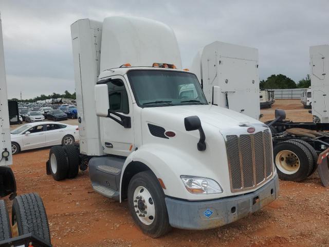  Salvage Peterbilt 579