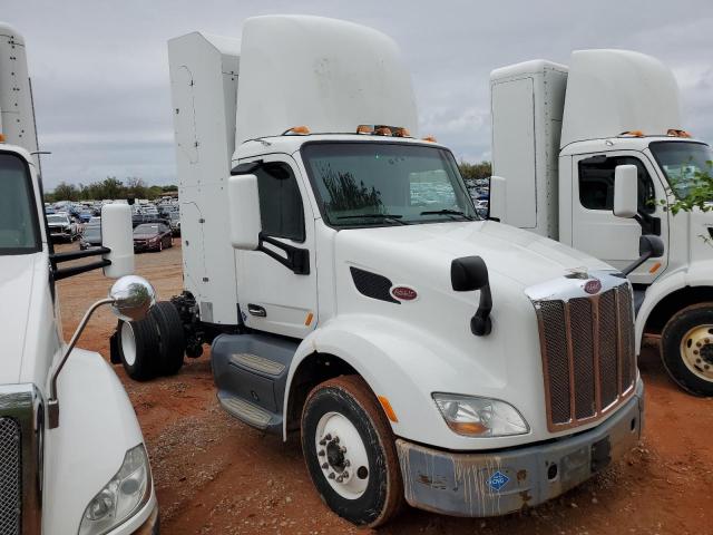  Salvage Peterbilt 579