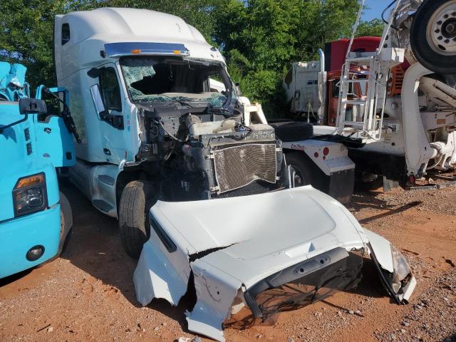 Salvage Peterbilt 579