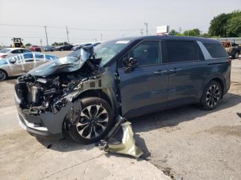  Salvage Kia Carnival