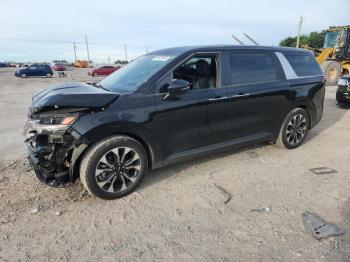  Salvage Kia Carnival