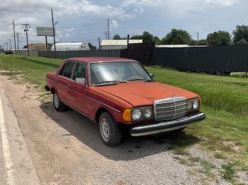  Salvage Mercedes-Benz 300-Class