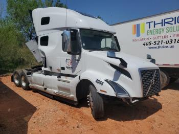  Salvage Volvo Vn