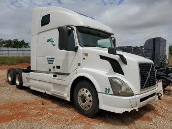  Salvage Volvo Vn