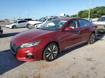  Salvage Nissan Altima