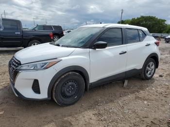  Salvage Nissan Kicks