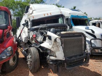  Salvage Freightliner Cascadia 1