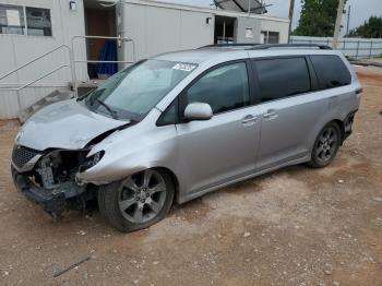  Salvage Toyota Sienna