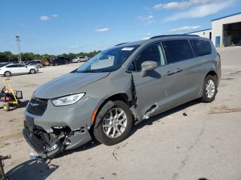  Salvage Chrysler Pacifica