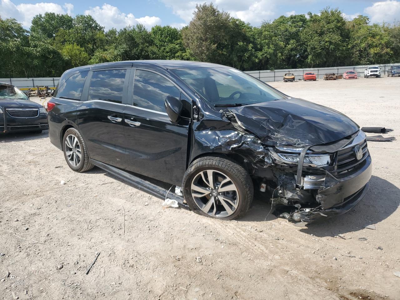 Honda Odyssey Touring Image 3