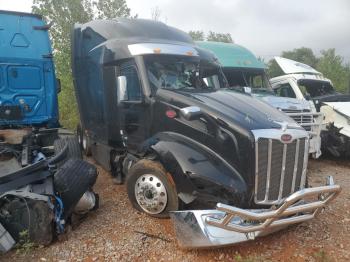  Salvage Peterbilt 579